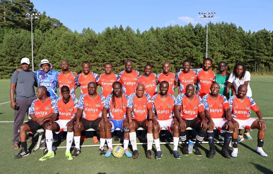 The JFC Veterans (Vet 040) line-up in red kit